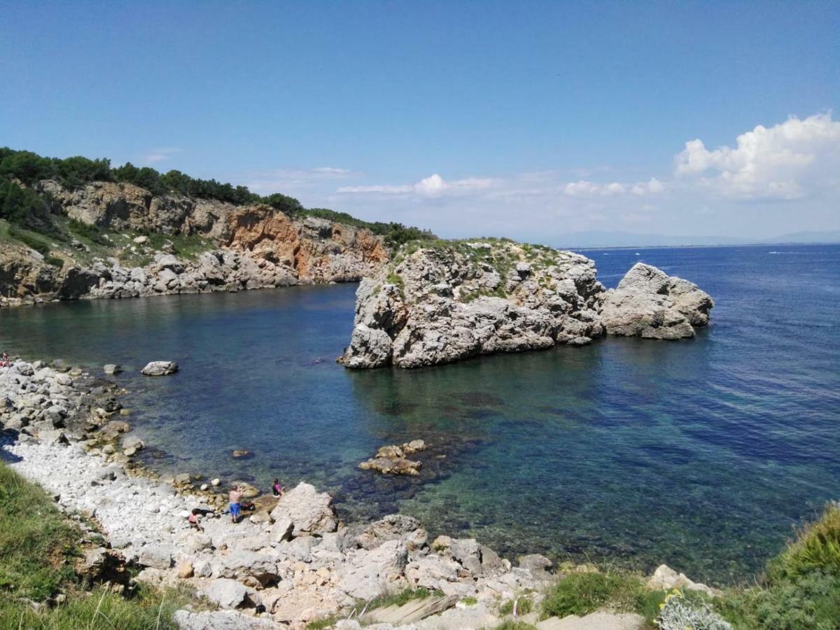 Apartament Magnifiques Vistes- Port De Rei L' Escala Bagian luar foto